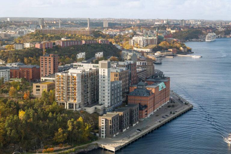 Zdjęcia domu dronem: jak zyskać przewagę na rynku nieruchomości?